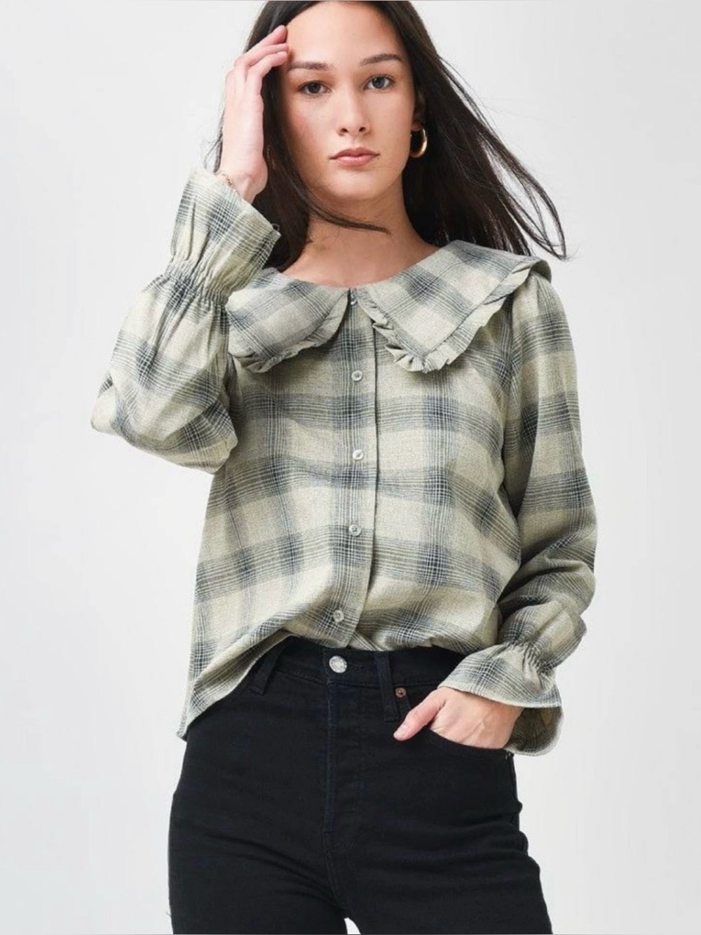 BB Dakota by Steve Madden Plaid button down with Peter Pan collar and ruffles